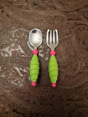 Juego de tenedor y cuchara Gerber vintage. Mango verde, grueso Knubby, 5". Foto 1 de 4