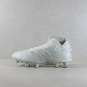 botas adidas grises
