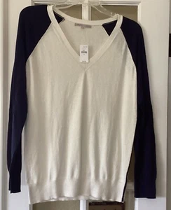GAP NWT Women's V-Neck Light Sweater Two Tone Off White/ Navy Lg Sleeves Sz S - Picture 1 of 10