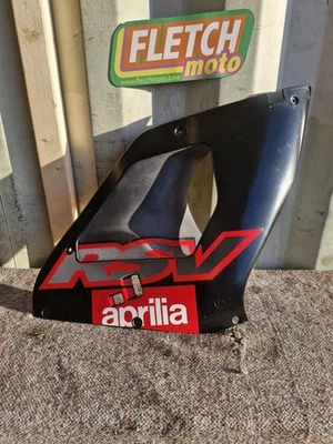 Aprilia RSV1000 2004 mille Gen 1 lado derecho panel de carenado central principal Foto 1 de 4