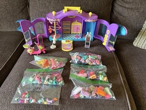 Lot 1999 Polly Pocket Fashion Boutique Studio Playset with Accessories - Picture 1 of 13
