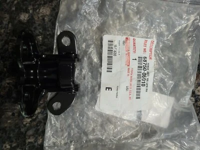 Toyota Camry/Corolla/Highlander/Etc 2012 - 2016 Upper Hinger OEM #68750-06010 - Imagem 1 de 3