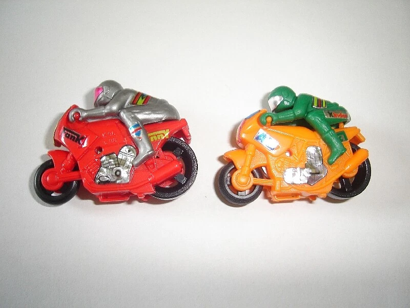 RACE MODEL MOTORCYCLES RACING SET 2 1:64 H0 - KINDER SURPRISE PLASTIC MINIATURES - Image 1 of 1