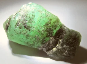49.50 carats Natural Zambian Emerald Crystal - Cabbing/Specimen Rough - Picture 1 of 4