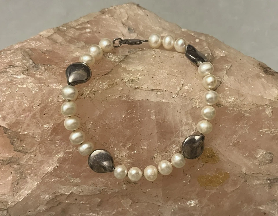 Classic Pearl & Sterling Silver 7.5" Bracelet - Image 1 of 1