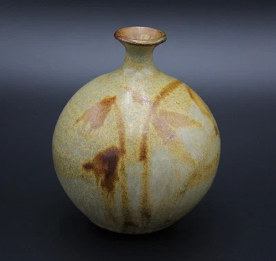 Vintage INGEBORG GORMANNS Australian Studio Pottery Tan & Earth Toned Vase - Image 1 of 4