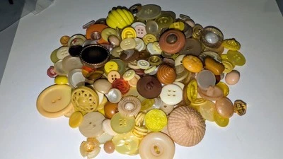 300 Mix Lot Craft Buttons Vintage + New Shades Of Yellow, Peach, Orange, Cream - Image 1 of 4