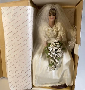 The Danbury Mint Porzellan Prinzessin Diana Braut Puppe mit Box Ständer & Ephemera - Bild 1 von 17