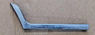 1965 OLDSMOBILE DYNAMIC 88 RIGHT FENDER FRONT DOG LEG TRIM MOLDING OEM - Image 1 of 4
