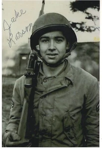 JAKE LARSON V CORPS D DAY & BATTLE OF THE BULGE VETERAN RARE SIGNED PHOTO - Picture 1 of 1