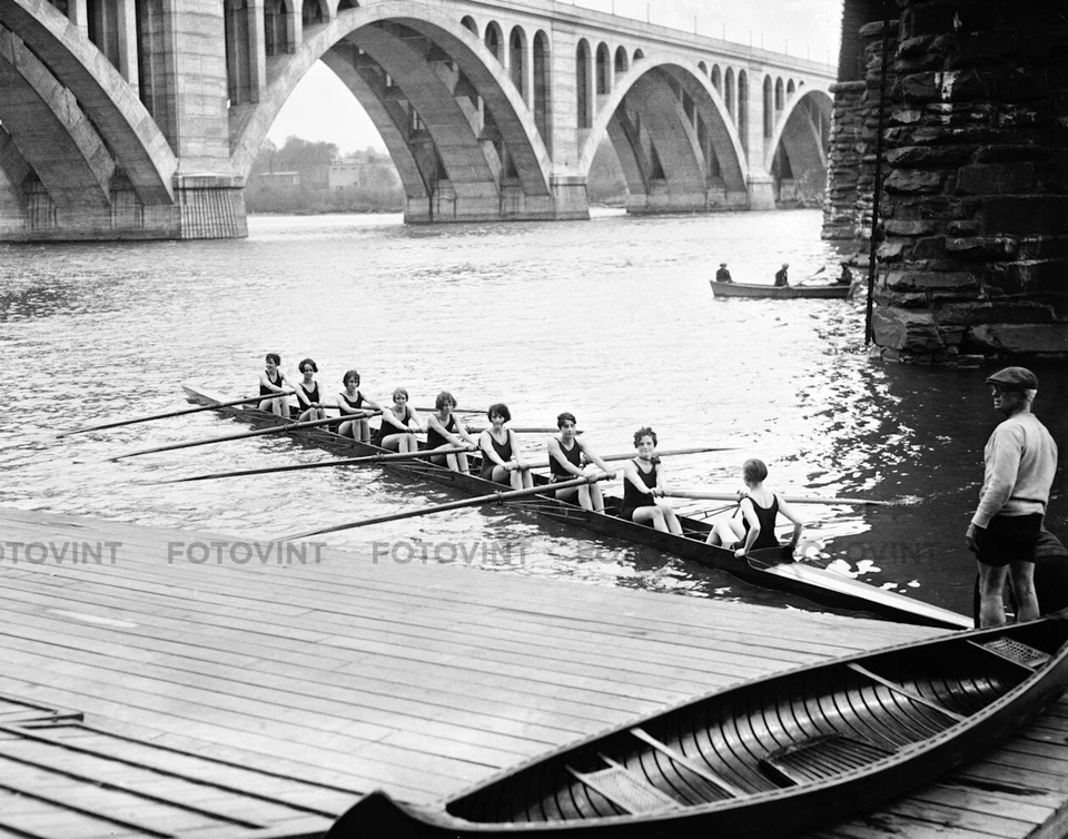 1926 WOMENS ROWING TEAM Photo Picture VINTAGE LADIES CREW 8x10 11x14 16x20 #1 - Image 1 of 1