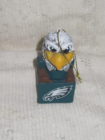 PHILADELPHIA EAGLES HANGING  RESIN  MASCOT GREEN WHITE ORNAMENT 3 1/2" NEW Cover