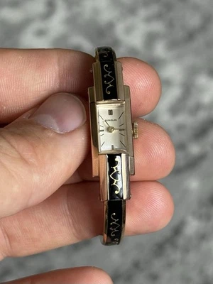 Reloj chapado en oro de 20 micras esmaltado Gubelin vintage para dama funciona Foto 1 de 4