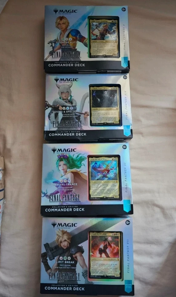 Commander: Magic: The Gathering - FINAL FANTASY: Deck Set: Collector's... - Immagine 1 di 1