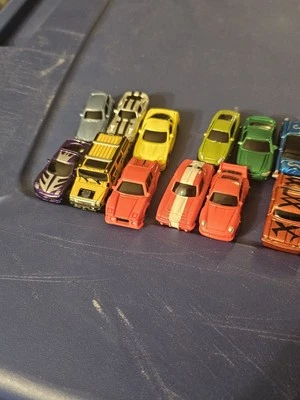 36 игрушечных микроавтомобилей Playmates Speedeez Roller Ball в ассортименте - Изображение 1 из 4