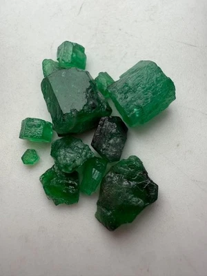 Hermoso lote de cristal esmeralda natural de 19 quilates de Swat Pakistán - Imagen 1 de 4