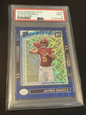 Panini Donruss 2024 clasificación óptica novato Jayden Daniels, mira telescópica azul Prizm. PSA 9 Foto 1 de 2