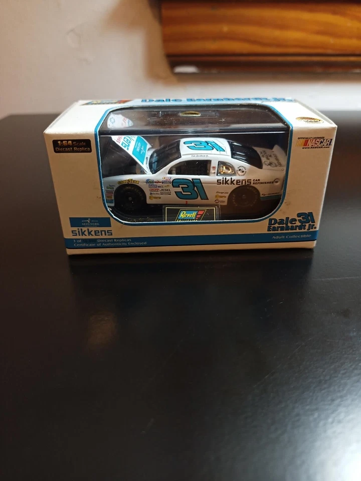 1/64 NASCAR 1999 DALE WONHARDT JR SIKKENS REVELL Foto 1 de 1