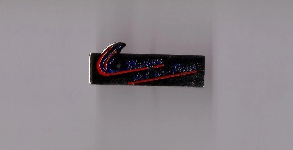 pin's armée / Musique de l'air de Paris (argenté signé Sofrec) longueur: 2,6 cm - Photo 1/1