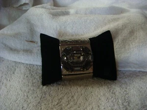 Fashion cuff bracelet in silver metal with black crystal - Picture 1 of 4