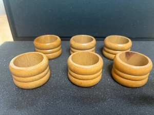 JUEGO VINTAGE DE SEIS REYES SERVILLETAS MCM MADERA NATURAL RETRO COLOR - Imagen 1 de 4