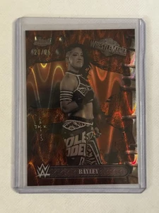 Bayley /25 rifrattore arancione RayWave 2025 Topps Chrome WWE Cactus Jack - Foto 1 di 2