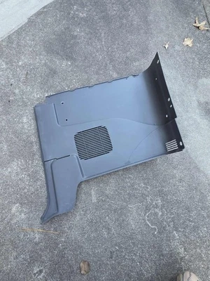 Mazda B2000 B2200 B2600I 1986-93 2/4x4 cabina plus camioneta OEM paneles inferiores traseros L&R Foto 1 de 4