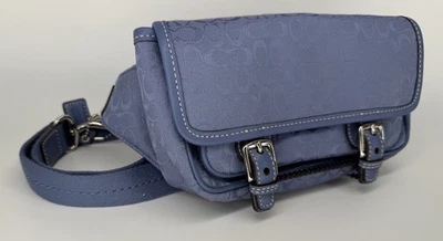 Bolso Cinturón COACH Vintage Signature Azul Lona y Cuero Hebilla Frontal Solapa Foto 1 de 4