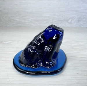 Fermacarte vintage in vetro rana blu cobalto in pozzanghera 3" - Foto 1 di 9