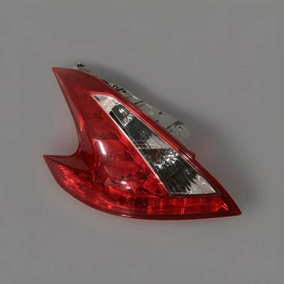 Левый задний фонарь б/у 2009 2010 2011 2012 2013 2014 2015 2016 2017 NISSAN 370z оригинальный - Изображение 1 из 4