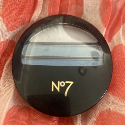 No7  Stay Perfect Eye Shadow Palette -35 Beside The Sea-3g New. - Image 1 of 3