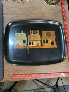 Vintage Couroc of Monterey schwarz intarsiert Fisch Kai Köder Ausrüstung Docks 12" Tablett - Bild 1 von 10