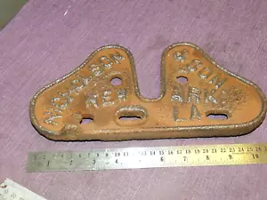 NICHOLSON & SON NEWARK CAST IRON PART CAST IRON PART IMPLEMENT COLLECTABLE - Foto 1 di 5