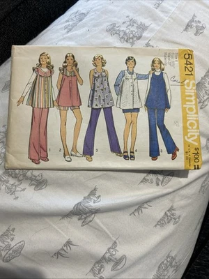 Vintage Simplicity Pattern 5421 Maturnity Smock Top & Pants - Image 1 of 2