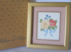 Cintas Avon y Romance Estampado Enmarcado Colección Primavera Peonía - Imagen 1 de 2