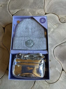 Madden Girl Gris Cara Smiley Gorro y Bolso para Cámara Plateado Bandolera Monedero Conjunto de Regalo - Imagen 1 de 5