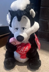 Hallmark Valentine's Day Pepe Le Pew Looney Tunes Sweet Smell Of Love Works NWT - Picture 1 of 9