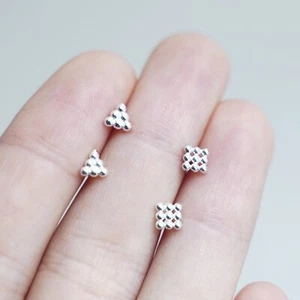 Argento Sterling Mini Quadrato Triangolo Cubo Bolla Perline Rotonde Bottone - Foto 1 di 13