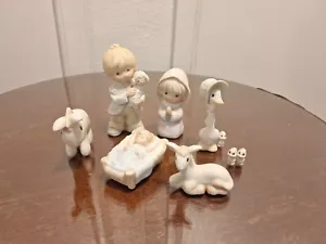 Lot Of 7 Precious Moments Pieces - Picture 1 of 10