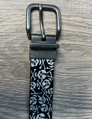 Boys Bonded Leather Skull And Crossbones Belt Black & White Silver Buckle Sz M/L - Image 1 of 4