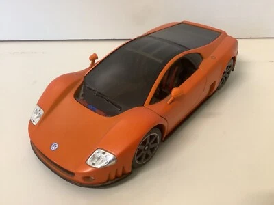 Road Signature Volkswagen W12 Nardo Diecast escala 1:18 puertas abiertas naranja Foto 1 de 4