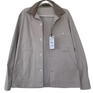 Chaqueta utilitaria Zara para hombre talla mediana de lona beige con botones bolsillo frontal - Imagen 1 de 9