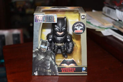Jada Toys 2016 4" metales fundidos a presión M4 blindado Batman MIP Foto 1 de 2