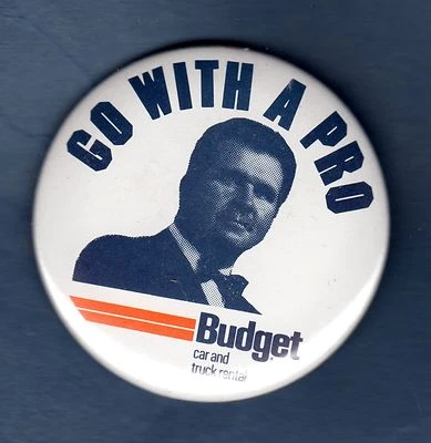 MIKE DITKA "Go With A Pro" Budget car & truck rental advertising pin back button Foto 1 de 2