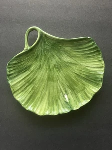 Vietri of Italy - Ginkgo Green Palm Leaf Salad Plates - Hillsborough Inc - Picture 1 of 8