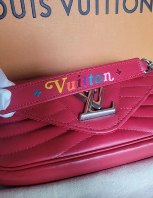 Bolso Louis Vuitton Rojo Acolchado Cuero Nueva Ola Cadena Pochette Foto 1 de 4