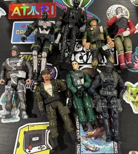 Vintage Konvolut 8 gemischte G.I Joe Actionfiguren, beweglich, Sammlerstück! Siehe Fotos! - Bild 1 von 9
