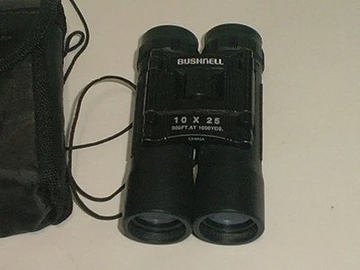 BUSHNELL COMPACT BINOCULARS 10 X 25, 302 FT at 1000 YDS with Soft Case - Image 1 of 4