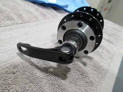 Disc brake front hub black32 holes w /quick release - Image 1 of 4