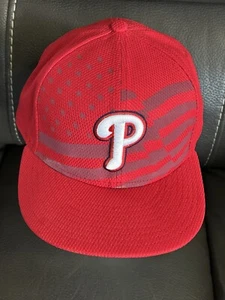 MLB Phillies Fitted New Era Hat Size 7 5/8 Stars & Stripes Displayed Only - Picture 1 of 3